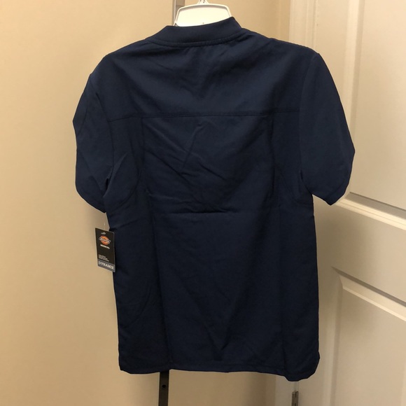 Dickies Dynamix Mens Navy one pocket top. NWT, multiple sizes available. DK610 - Picture 2 of 3